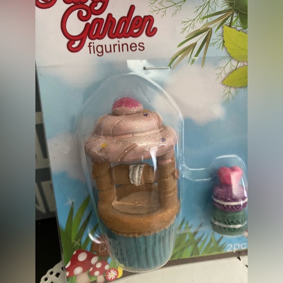 🆕🧚🏻‍♀️ RARE FAIRY GARDEN “WISHING WELL & SWEET TREATS” COLLECTIBLE FIGURINES - Picture 5 of 5